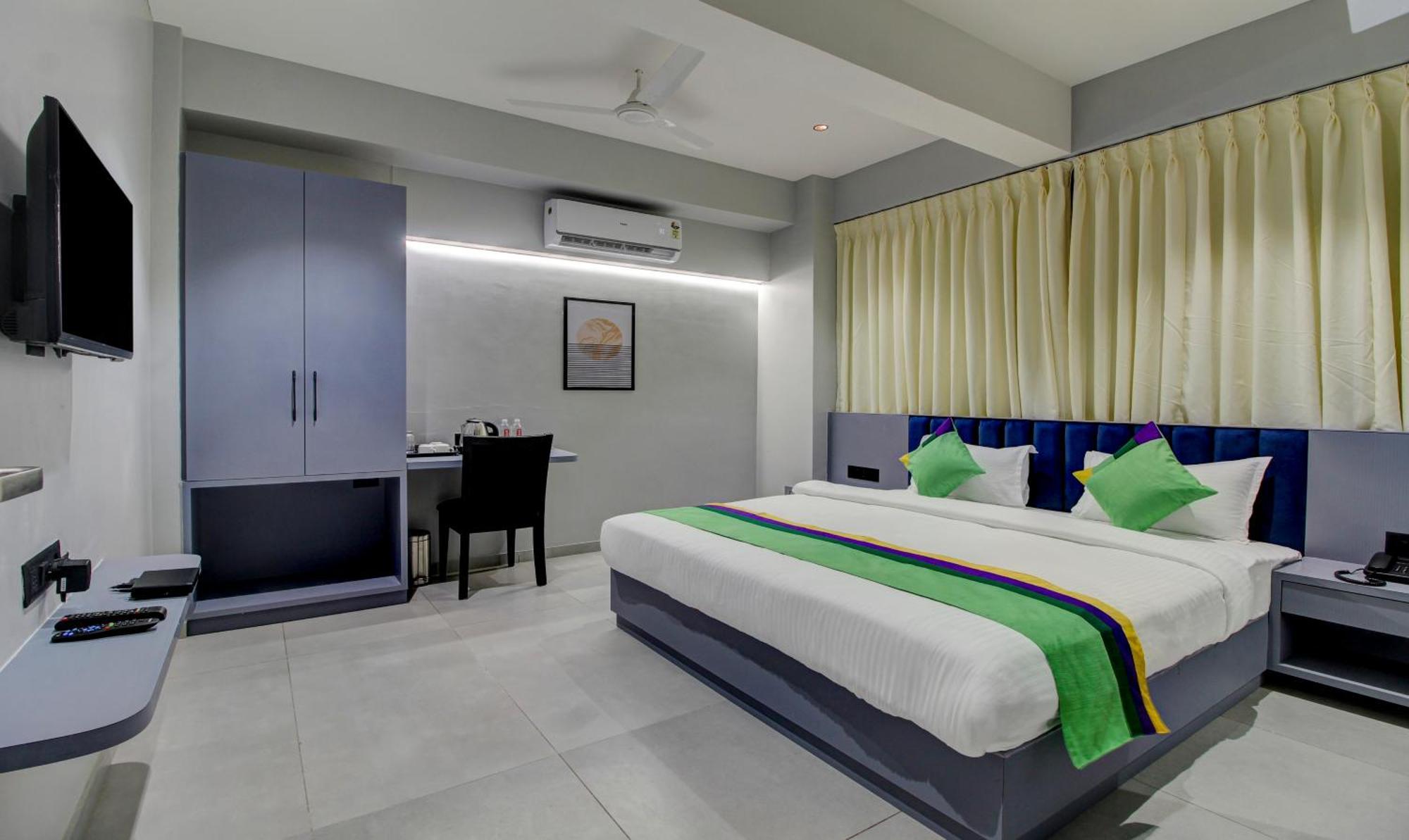 Comfort Inn Baner- Indian Nationals Only Pune Exterior foto